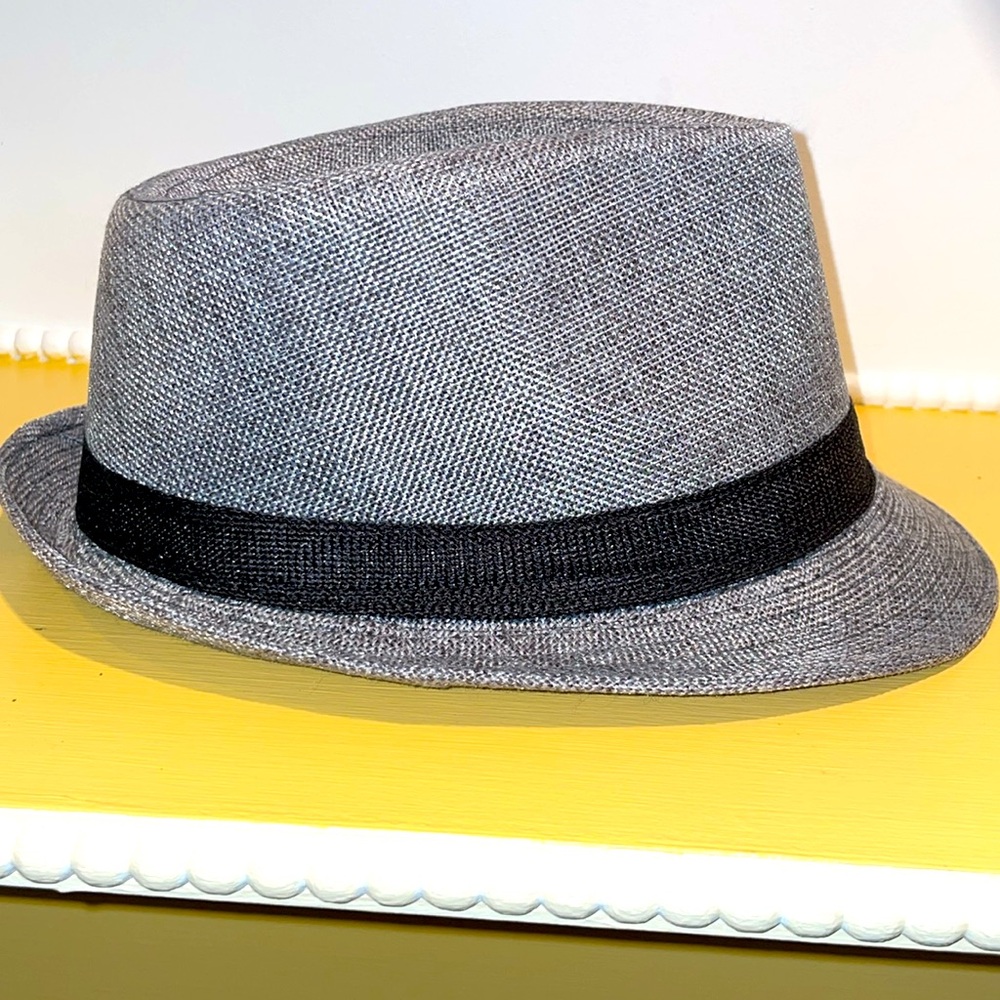 Grey & black hat - Picture 3 of 7